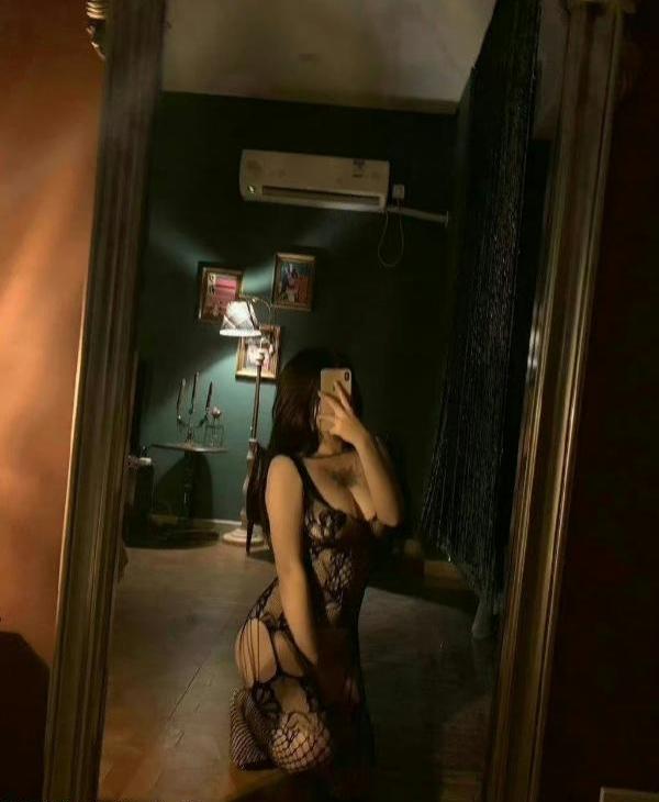 大长腿纹身妹