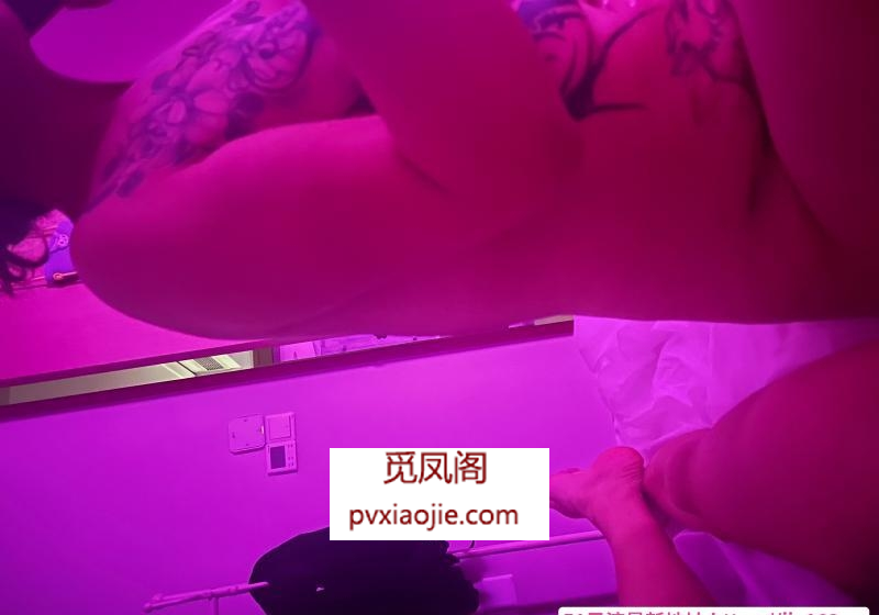 纹身大奶玫瑰
