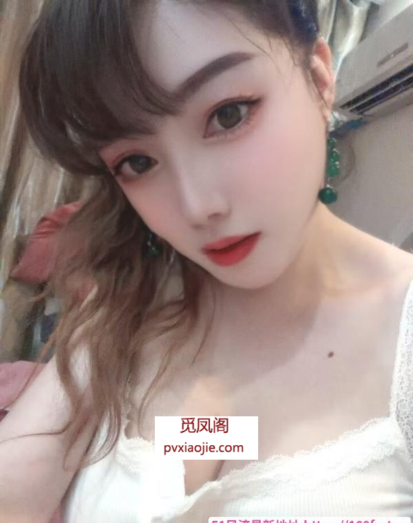 大奶欲女等待